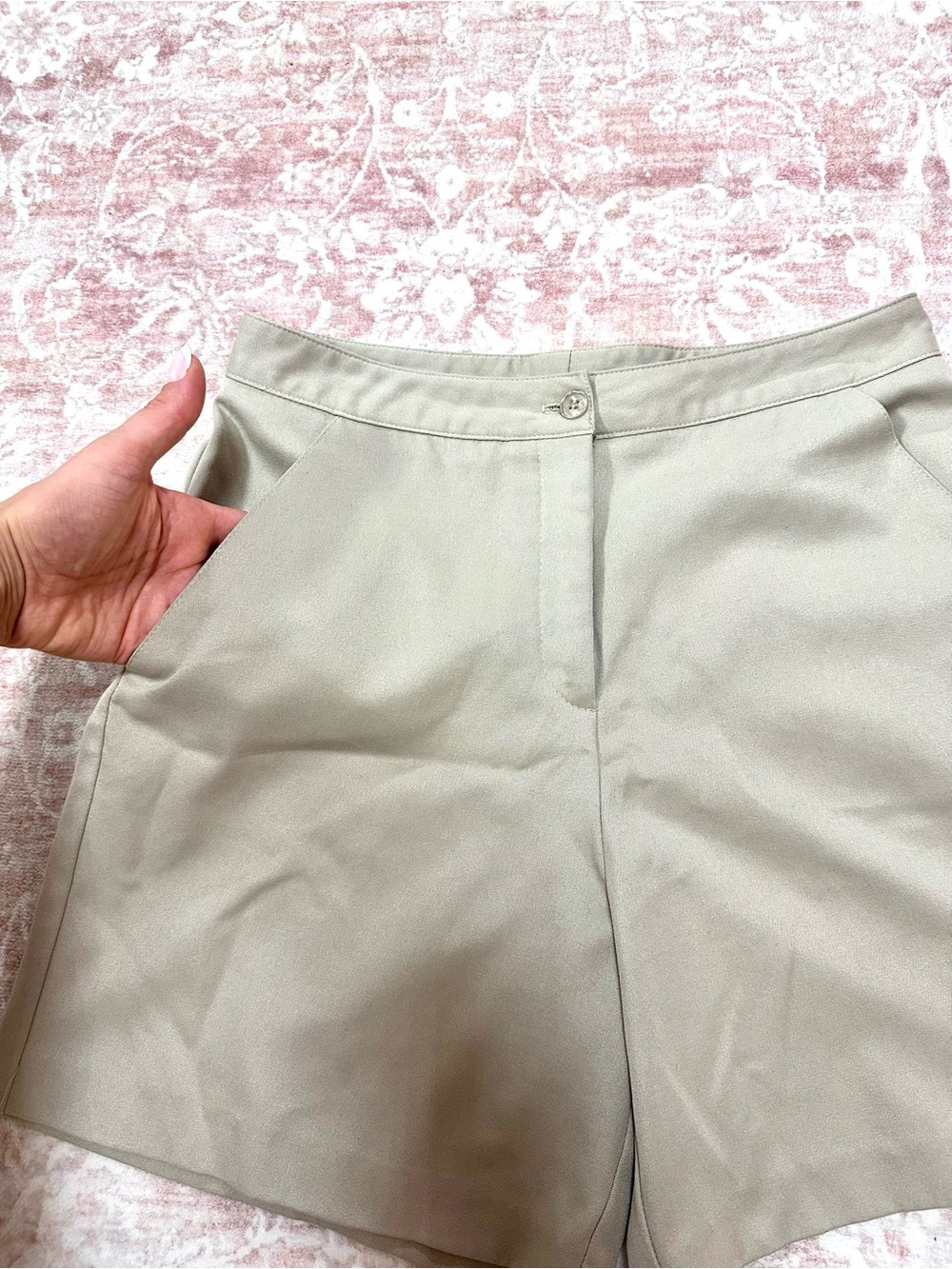 Vintage ⚜️ Lily’s Beverly Hills Tan High Waist Shorts - Picture 3 of 11